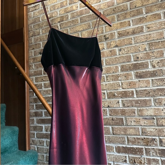 VTG 90s Dark Red Metallic & Velvet Empire Waist Formal Prom Princess Dress Gown - Picture 4 of 13